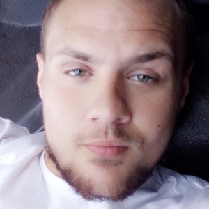 Meet your Posher, Levi